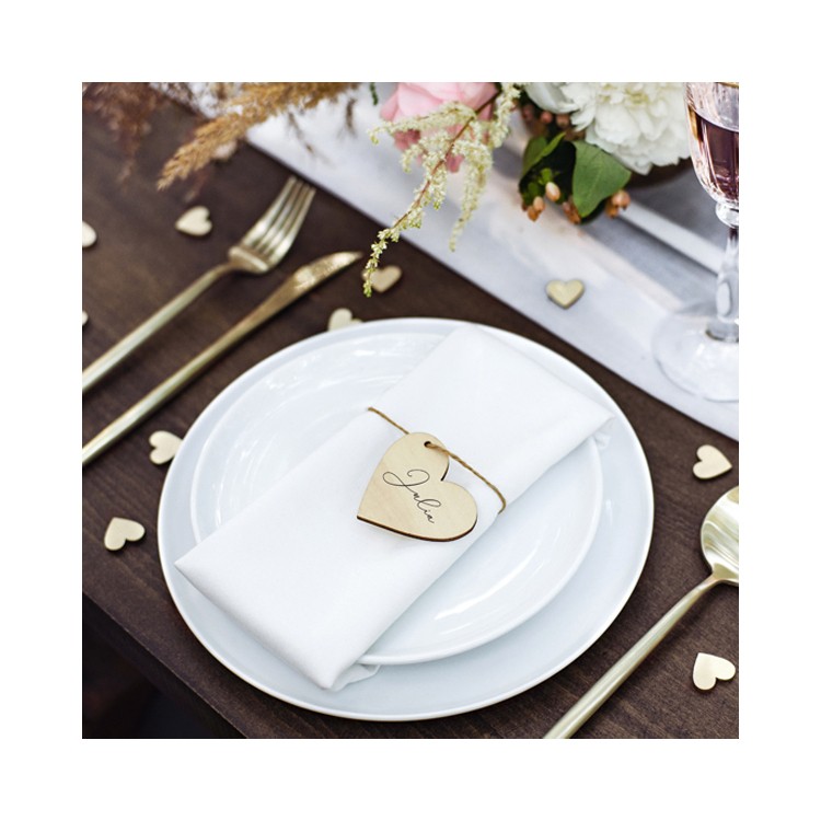 Placeringskort Hjärtan i trä bild 2